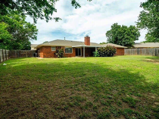 Building Photo - 3306 Pheasant Run Rd
