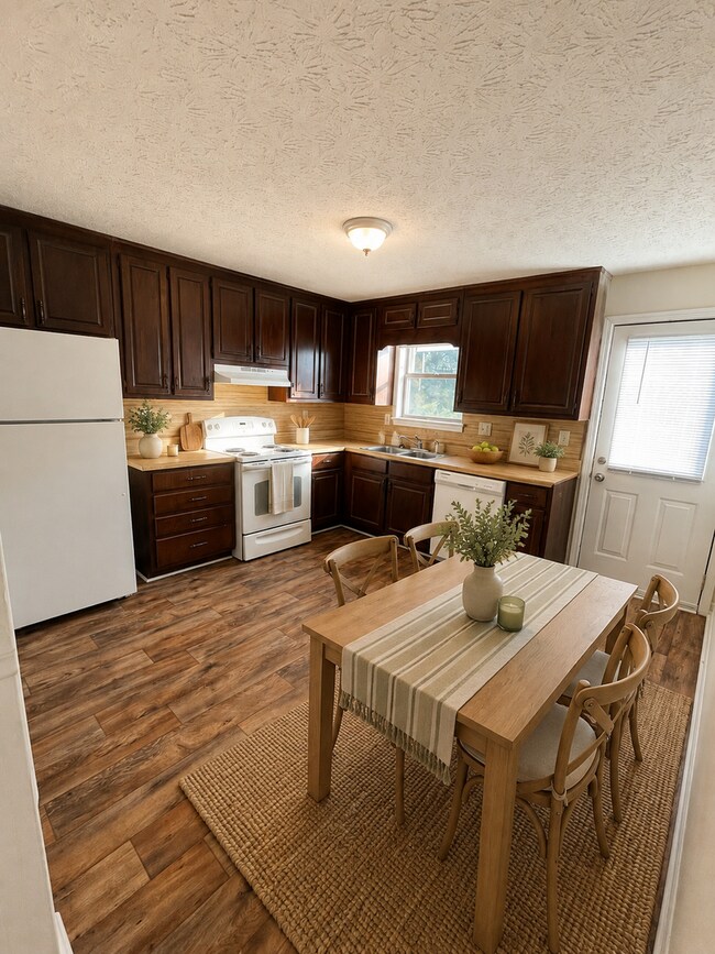 Building Photo - 8836-8836 W Hills Ct