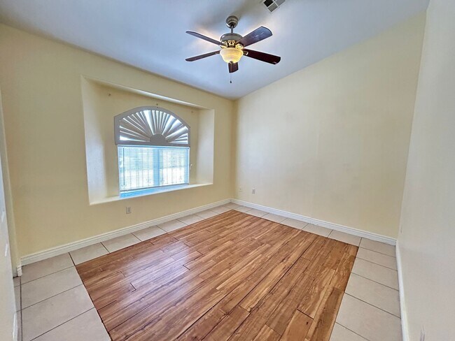 Building Photo - Single Story Home with No HOA