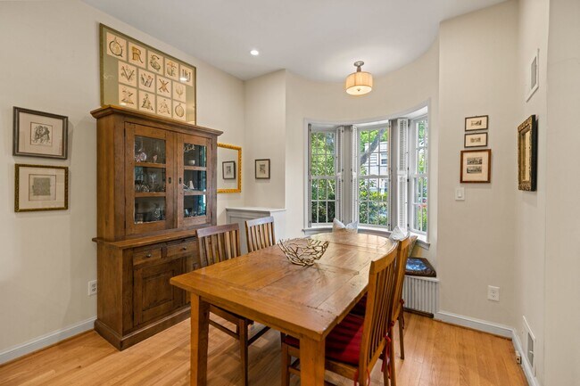 Building Photo - Foggy Bottom Home | 3 Bed | 2.5 Bath | 2,050 Sf | Large Private Patio