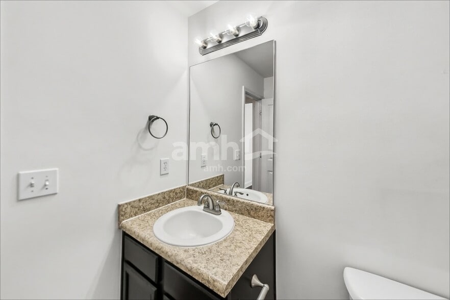 Building Photo - 1706 Antebellum Dr