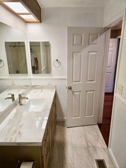 Building Photo - 125 Berkshire Dr