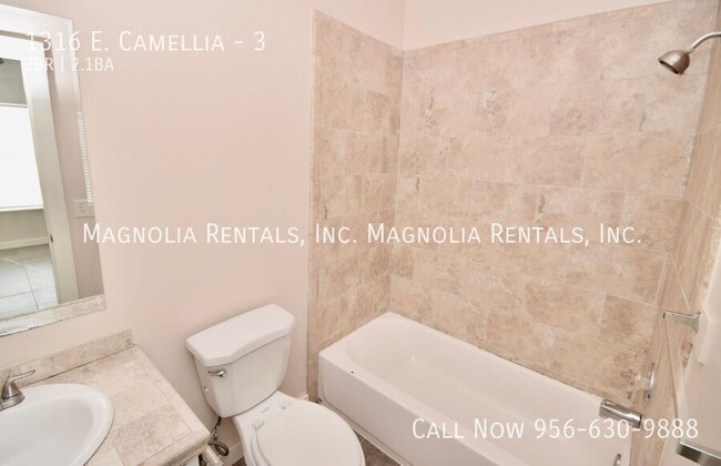 Building Photo - McAllen Townhouse For Rent - Water Included