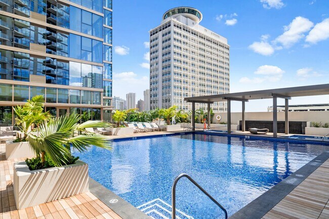 Building Photo - 2422