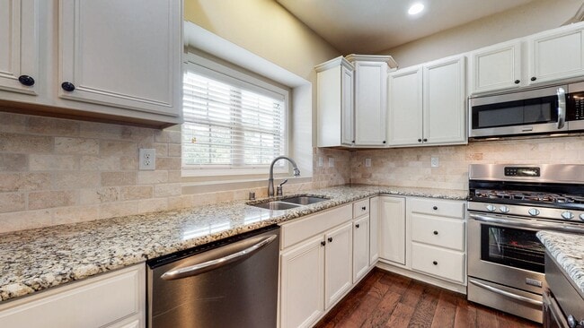 Building Photo - 802 Urton Woods Way