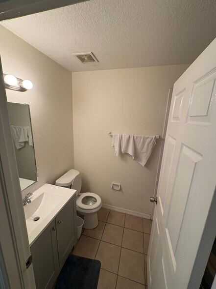 Building Photo - 2609 E Emma St