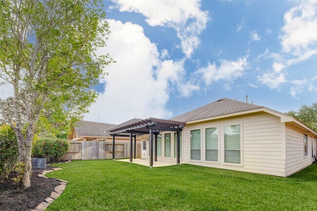 Building Photo - 25839 Riverside Creek Dr