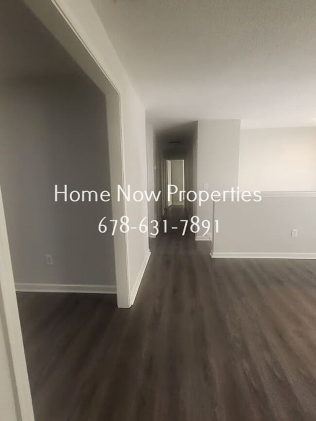 Building Photo - Spacious 4BR Home + Bonus Rooms in Mainstr...