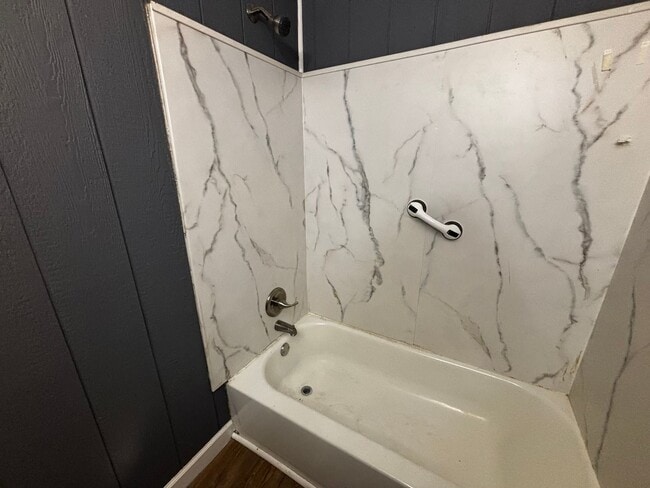 Building Photo - 3 BED 1 BATH IN FAYETTEVILLE NC