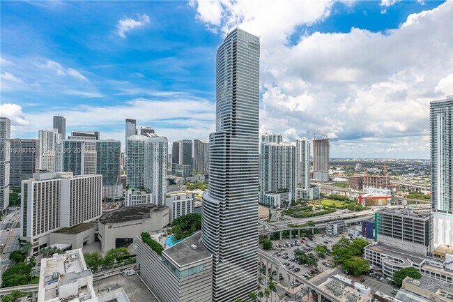 Building Photo - 151 SE 1st St