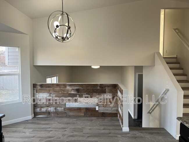 Building Photo - 1515 Glenmoor Dr