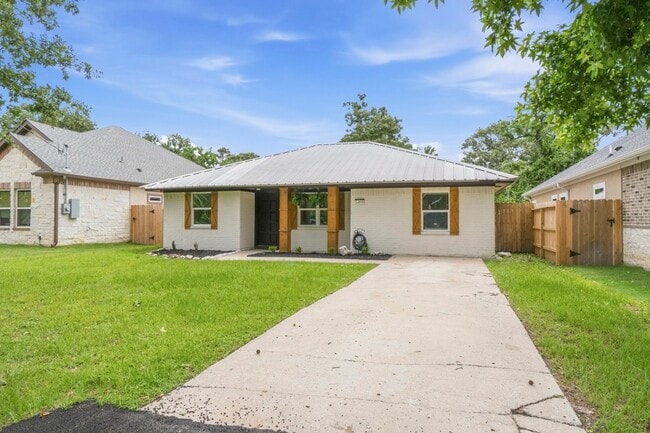 Building Photo - 14850 Coaltown Rd