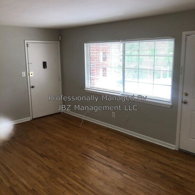 Building Photo - 1629 Ingleside Ave