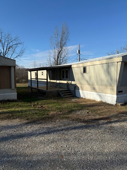 Building Photo - 6500 US-60