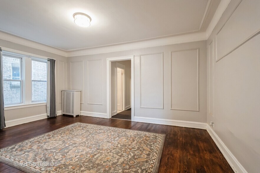 Dining/Living 3 - 6335 N Claremont Ave