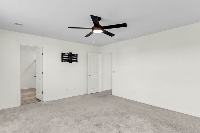 Building Photo - 424 Pender Woods Dr