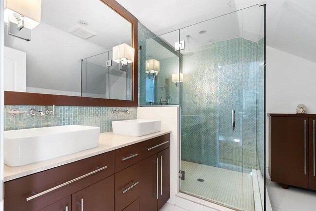 Building Photo - 437 Gallivan Blvd