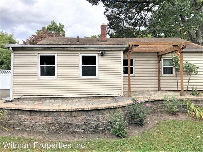 Building Photo - 3 br, 1 bath House - 66 White Birch Ave.