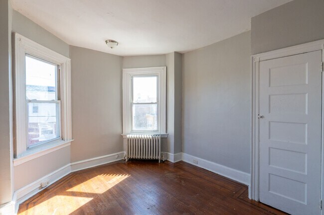 Building Photo - 5800 Spruce St