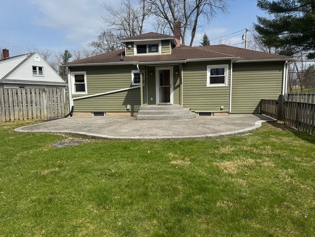 Building Photo - Single Family - Central AC, Penfield with Fairport Schools