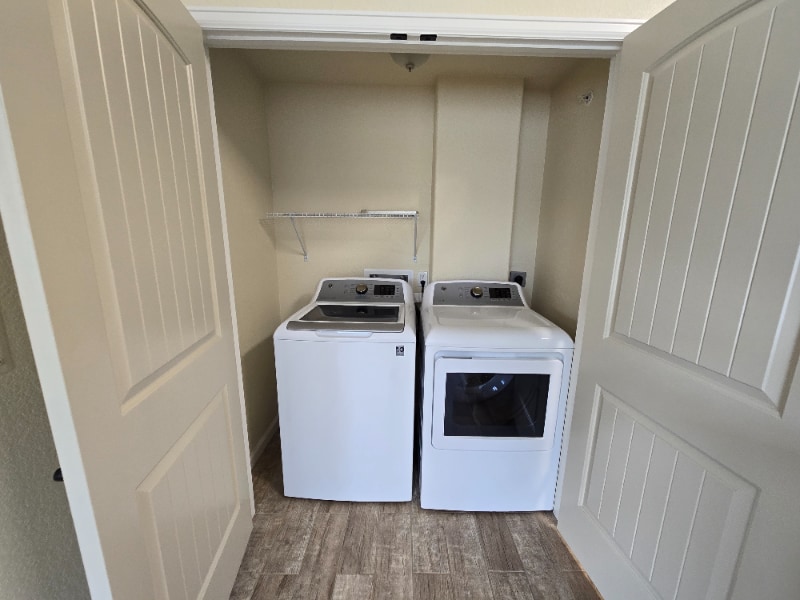 Building Photo - 430 W Pikes Peak Ave