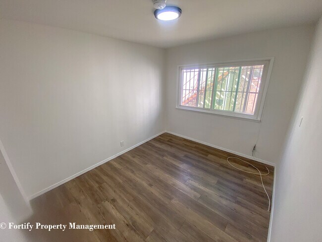 Building Photo - 3403 W 84th Pl