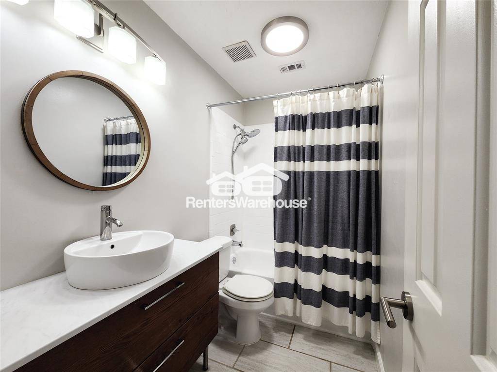 Building Photo - 12800 Briar Forest Dr
