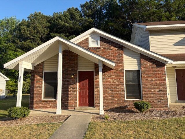 Building Photo - 920 B's Barbeque Rd
