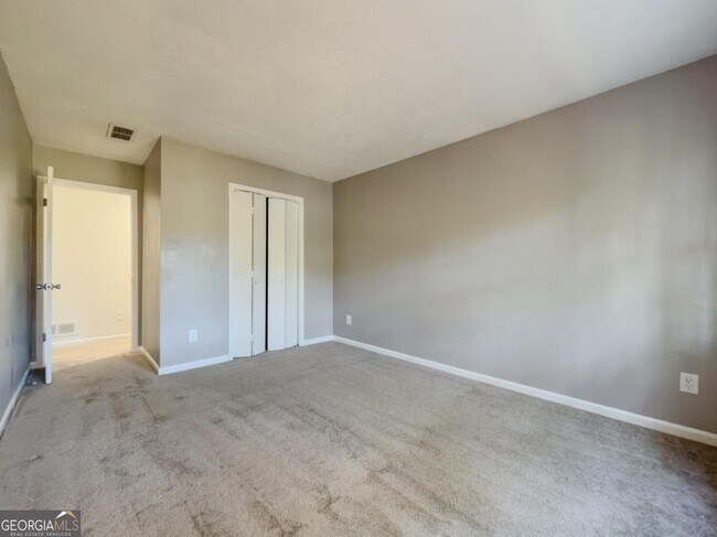 Building Photo - 518 Barbashela Cir