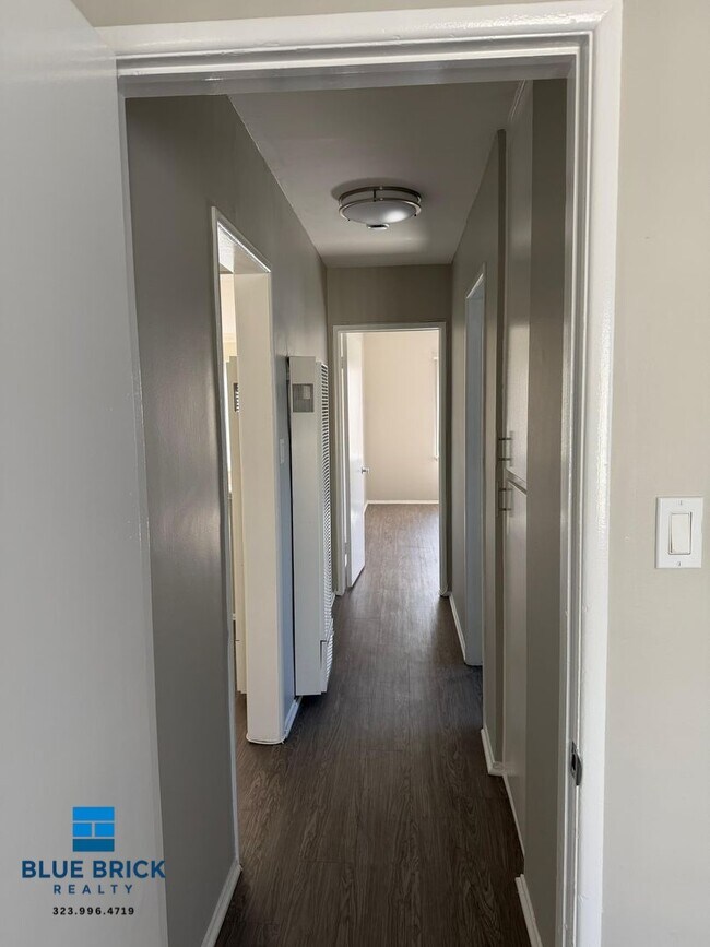 Building Photo - 5315 Whitsett Ave