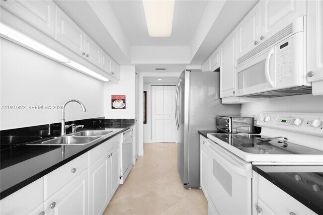 Building Photo - 21055 Yacht Club Dr