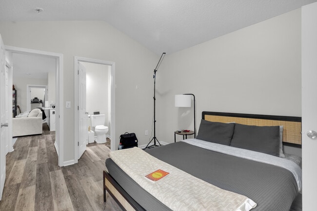 Building Photo - 3825 Elizabeth Ave