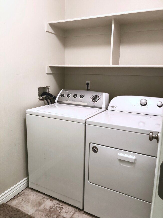 Building Photo - 86 N Garden Park Dr