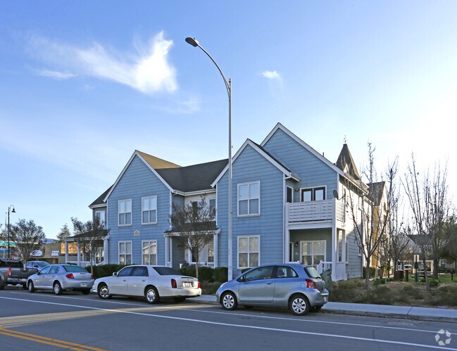 THE VINEYARDS Gilroy, CA Apartment Finder