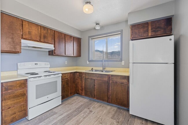 Building Photo - 171 ID-28