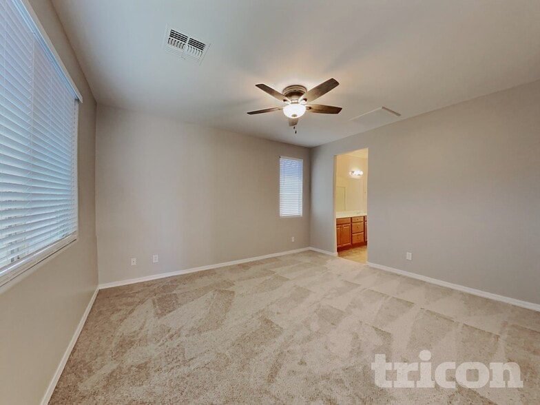 Building Photo - 2403 W Kristina Ave