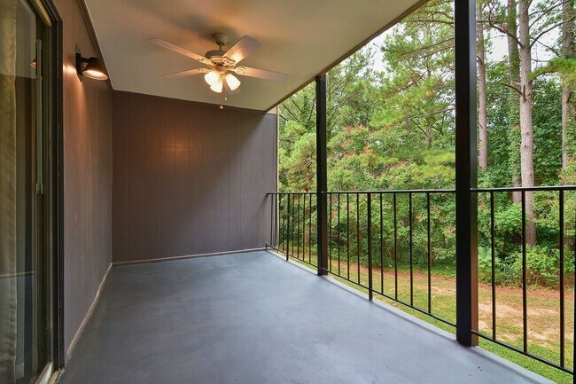 Building Photo - Riverhill Apartments