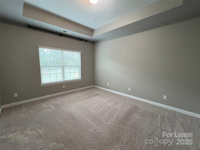Building Photo - 15125 Jade St