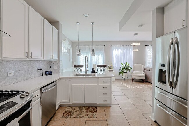 Building Photo - 1854 S Fallbrook Dr