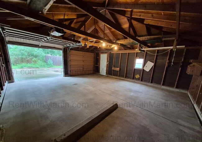 Building Photo - 413 Hope Ave