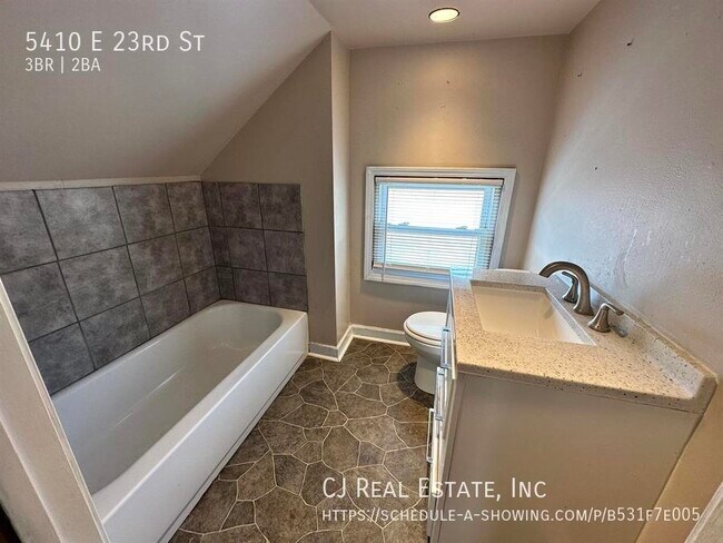 Building Photo - 5410 E 23rd St