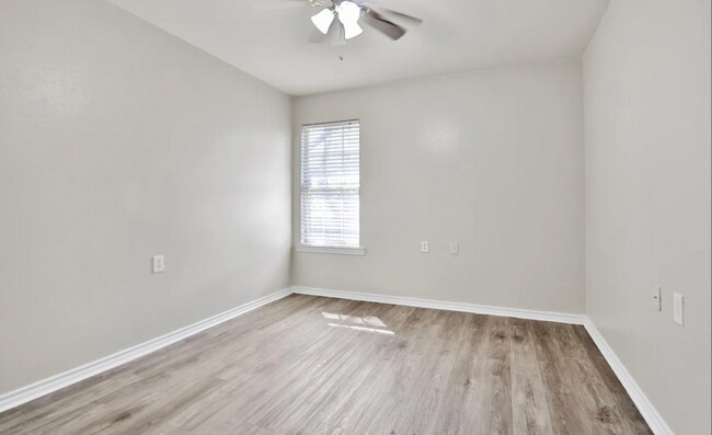 Building Photo - 2117 99th St