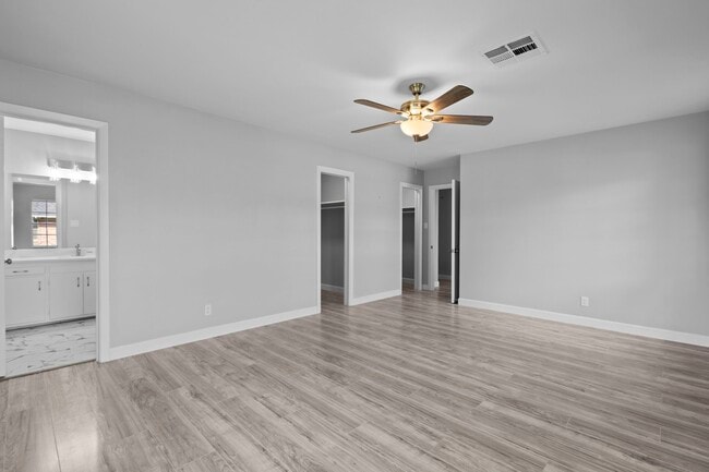 Building Photo - 4610 Regina Ln