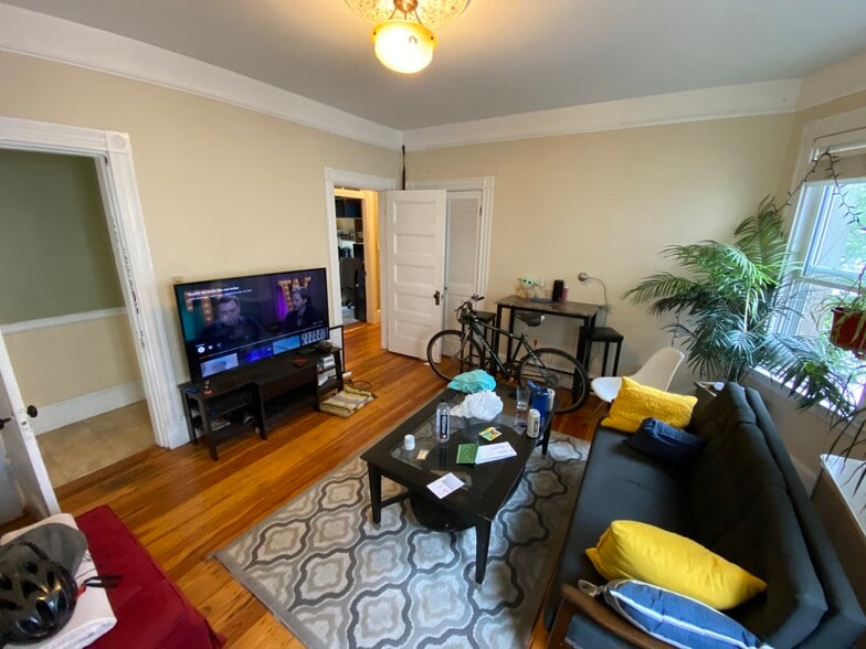 Building Photo - 5 Oswald St