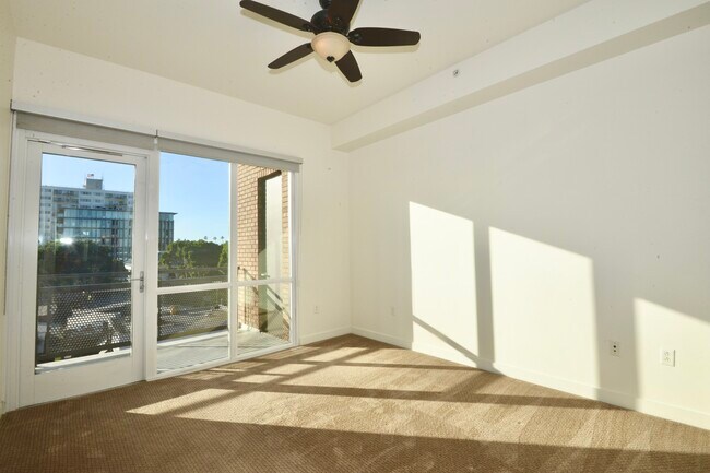 Primary Bedroom- West facing - 845 Fort Stockton Dr