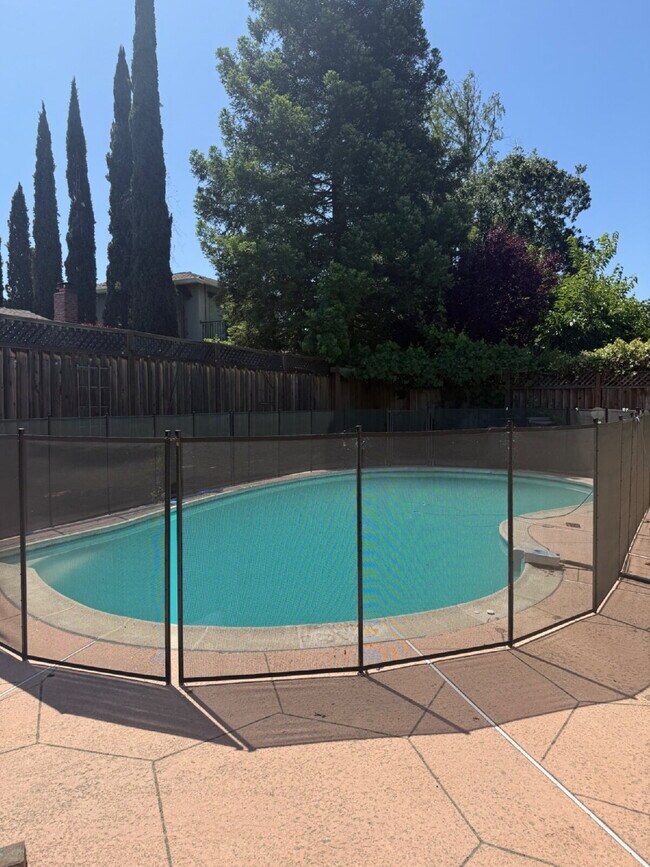 Building Photo - Charming 3 Bedroom, 2 Bathroom Livermore Home with Pool & Private Backyard Oasis