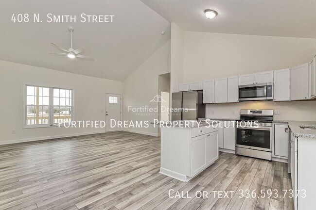 Building Photo - 408 N Smith St