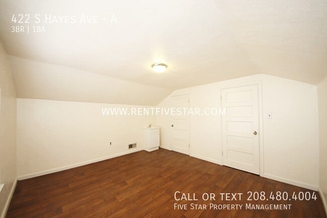 Building Photo - 422 S Hayes Ave
