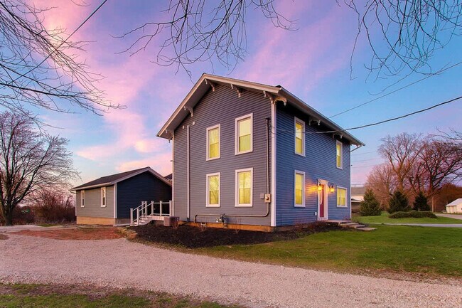 Building Photo - 1610 Cooper Foster Park Rd