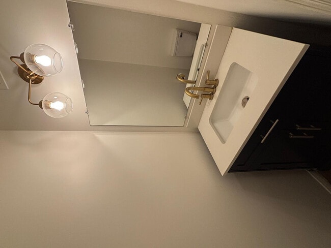 Building Photo - 1600 E Laguna Dr